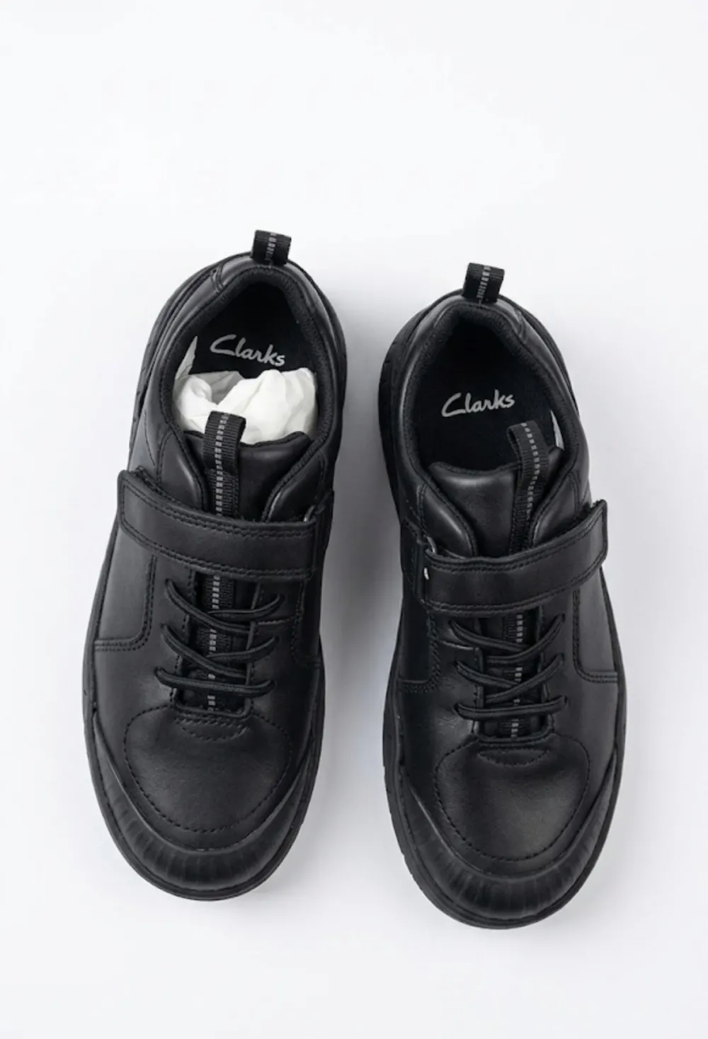 Derby noire à strech Clarks