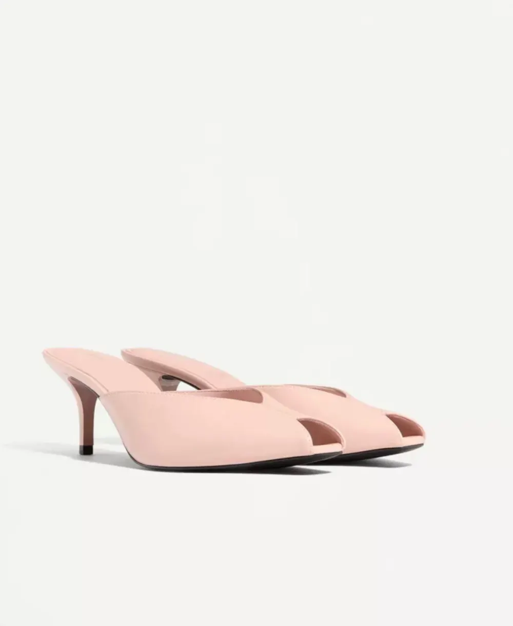 Mule rose Lefties