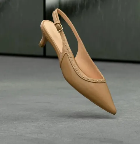 Slingback camel Anna Field.