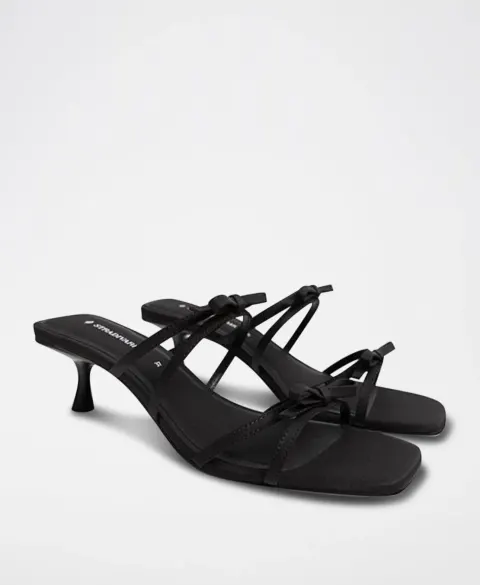 Mule noire duo bande fleur Stradivarius