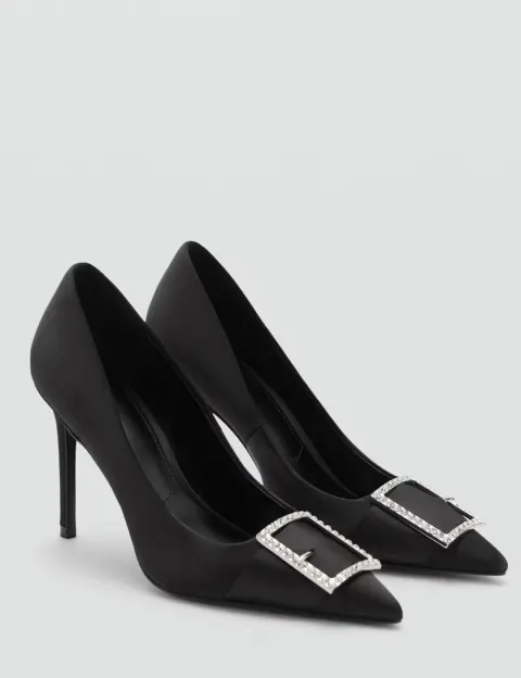 Escarpin noire à boucle argentée Mango