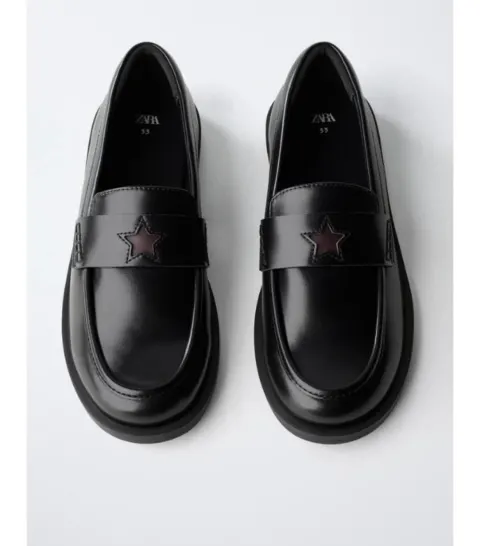 Mocassin noire avec étoile Zara