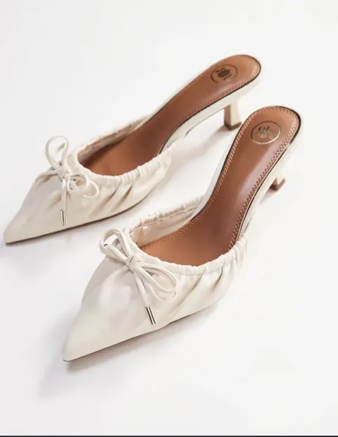 Mule beige River Island