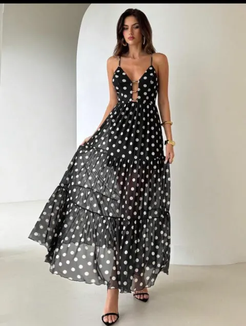 Robe à pois noir et blanc