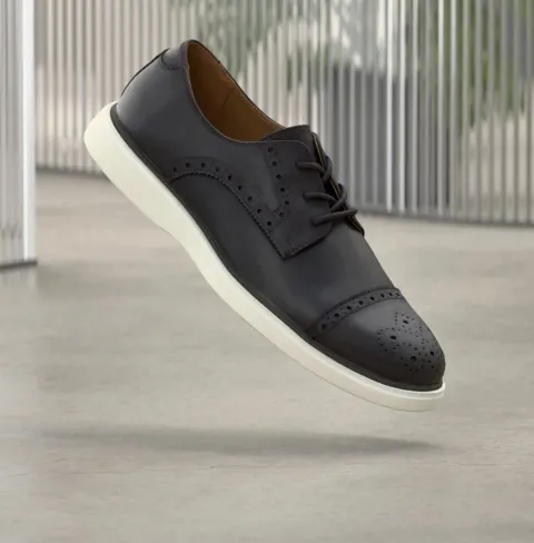 Derby noire blanche Pier One