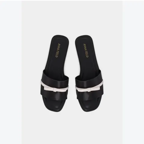 Mule plate noire blanche Anna Field