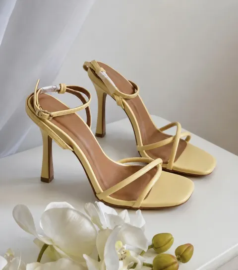 Sandale jaune Pretty Little Thing